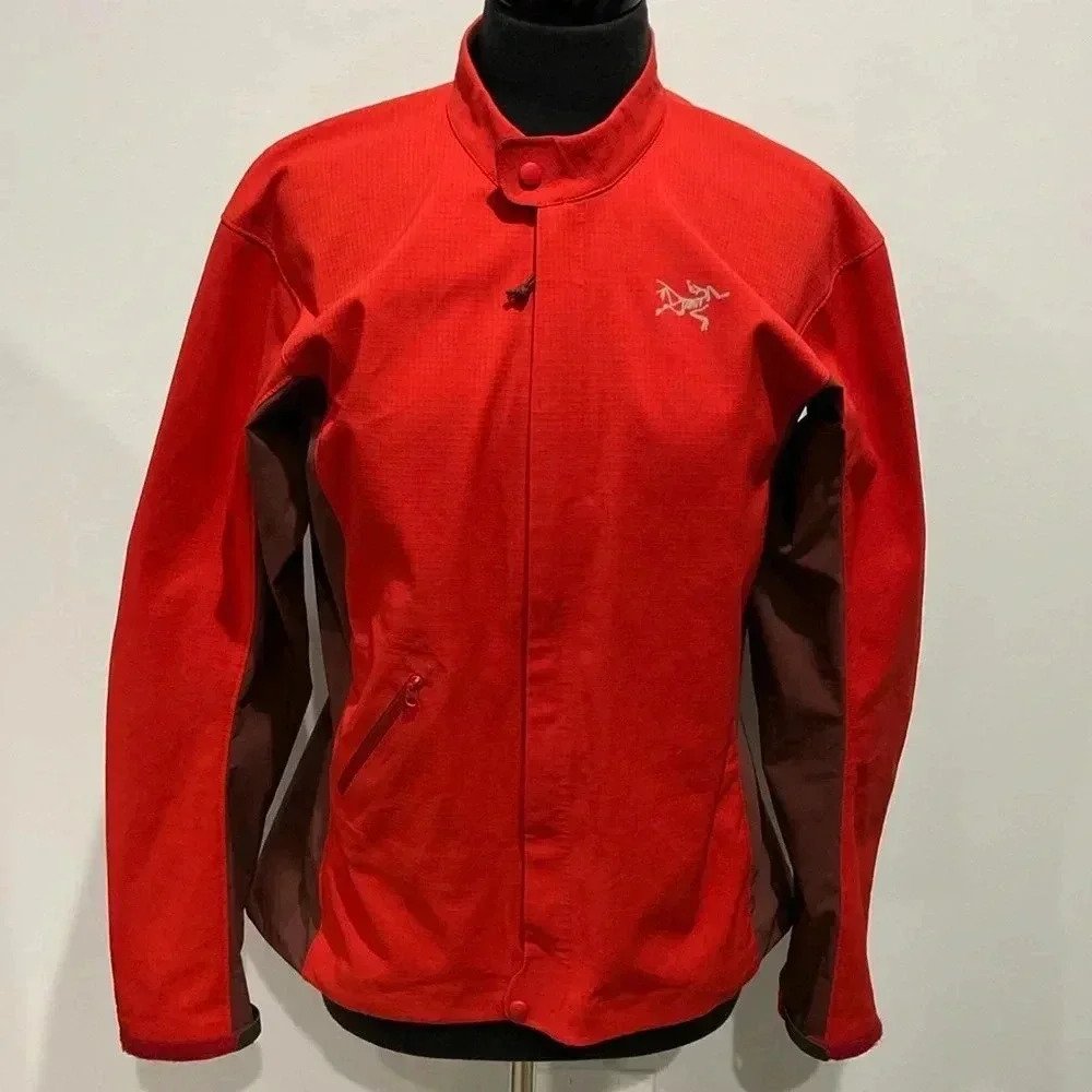 ARC’TERYX |  Light Jacket